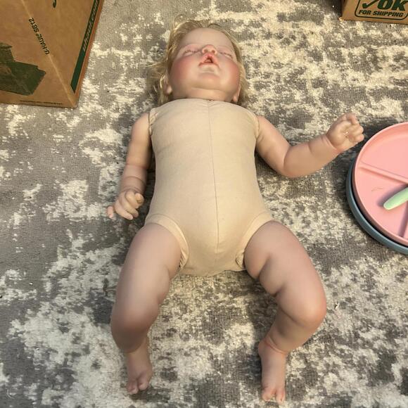Reborn Caucasian Sleeping Blonde Baby Boy Doll and Accessories (NWT) - Picture 8 of 12